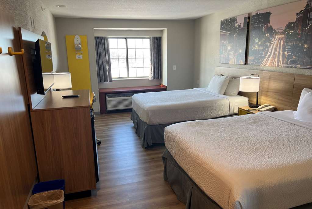 Days Inn by Wyndham near Kansas Speedway - photo 13