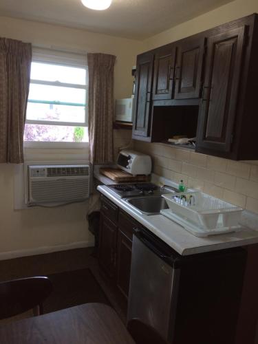Crystal Sands Motel - photo 32