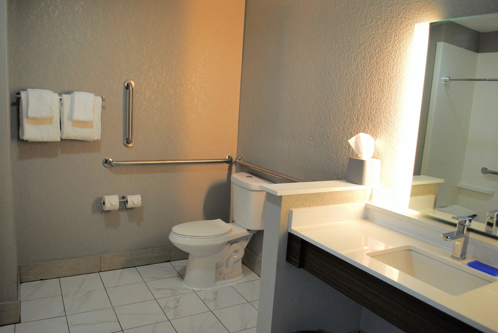 Holiday Inn Express & Suites Columbia City by IHG - photo 5
