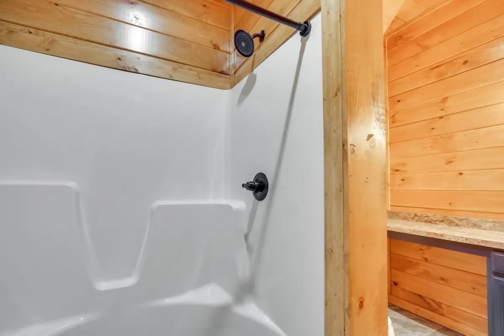 Sensational Views 4 Bedroom Cabin by Heavenly Views Resort - photo 24