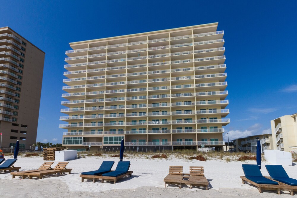 Crystal Shores by Luxury Gulf Rentals - featured photo