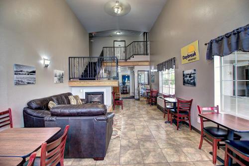 Days Inn by Wyndham Lolo Missoula Area - photo 8