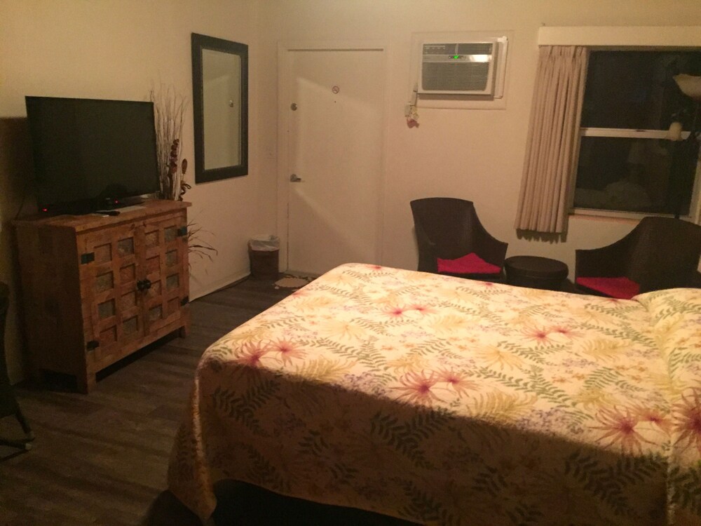 Surf Studio Beach Resort - photo 22