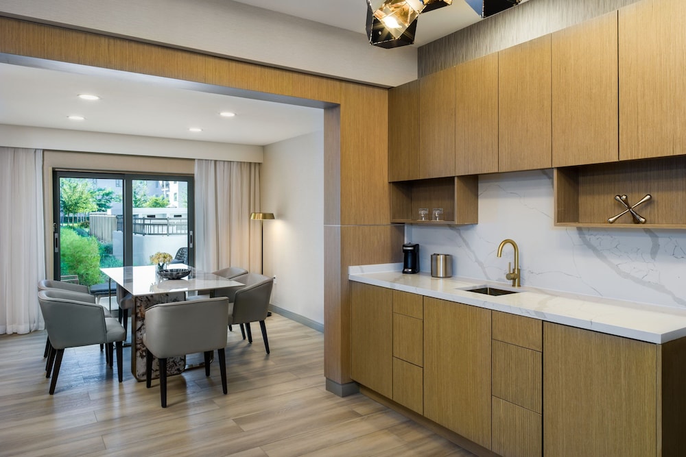 Delta Hotels Ontario Airport - photo 8