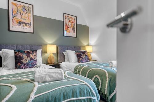 Accommodates 4 guests 28night minimum stay Perfect for corporate stays — 4-Star Luxury Hotel in Cirencester, United Kingdom
