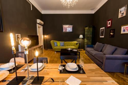 R38 Artists luxury home — 4-Star Luxury Hotel in Budapest, Hungary