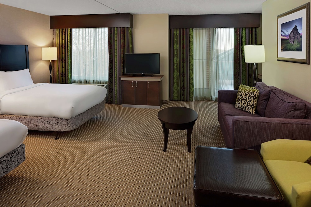 Hilton Garden Inn Hartford North Bradley International Airport - photo 20