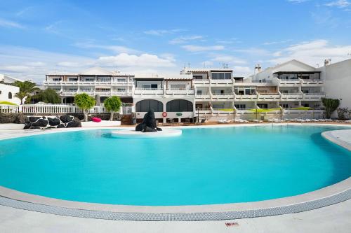 Casa Las Palmeras — 4-Star Luxury Hotel in Costa Teguise, Spain