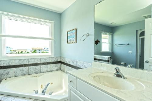Pier Pleasure by Oak Island Accommodations - photo 4