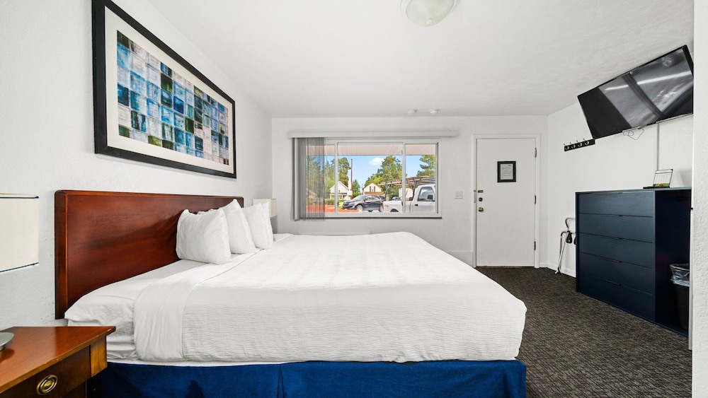 Grand Traverse Motel - photo 17