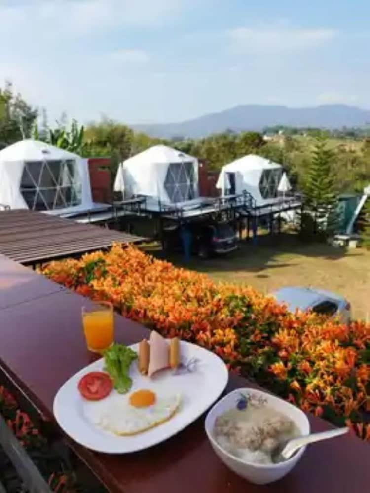 Yellowstone Cheewa View - carbon neutral hotel in Khao Kho