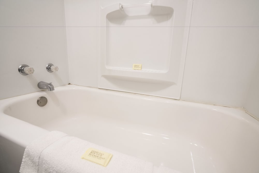 Seatac Inn - photo 27