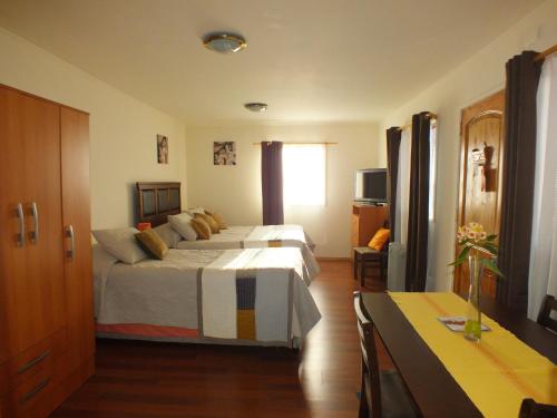 Hospedaje Miramar — 4-Star Luxury Hotel in Valparaiso, Chile