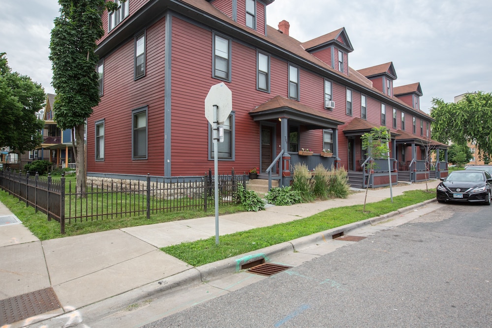 Midtown Manor - featured photo