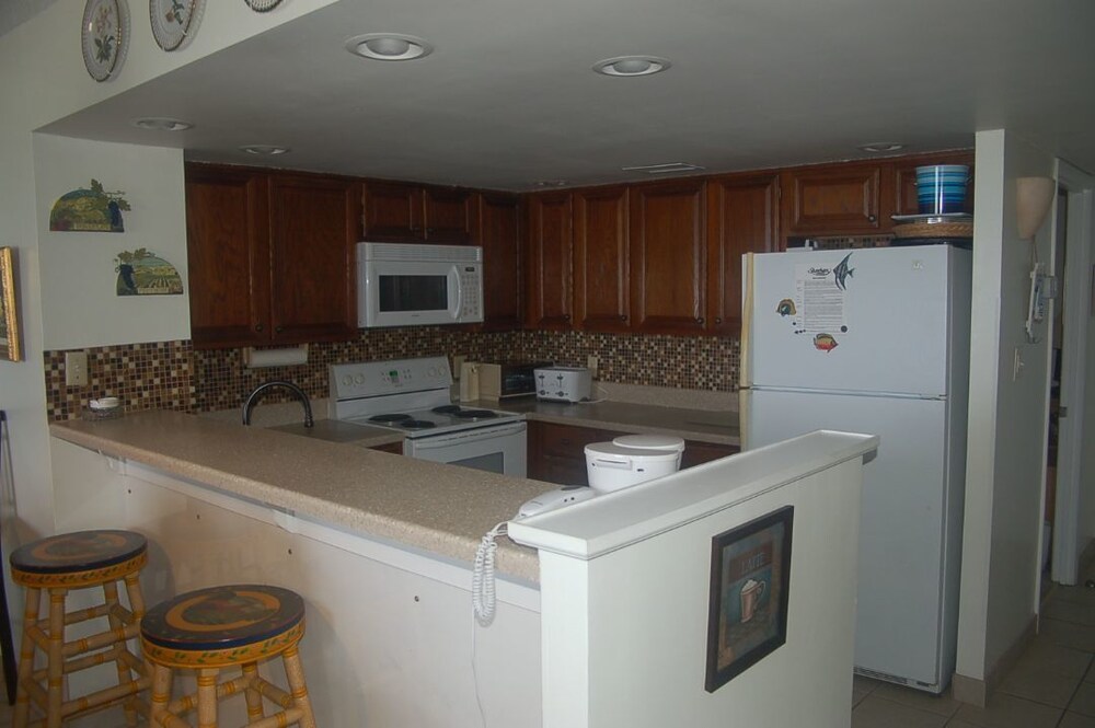 Shoreham Towers 2c 3 Bedroom Condo by RedAwning - photo 9