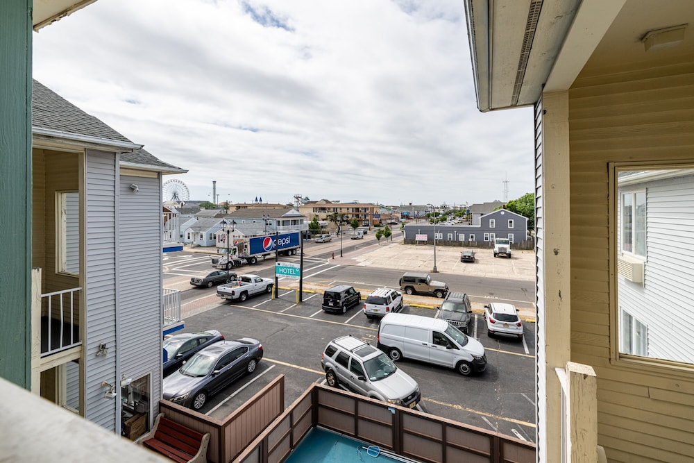 Hotel Charlee Villas by the Beach - photo 55