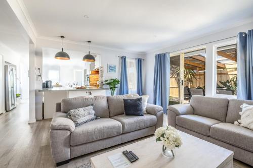 Family Friendly Walk to Beach Spacious in Ocean Grove, Australia