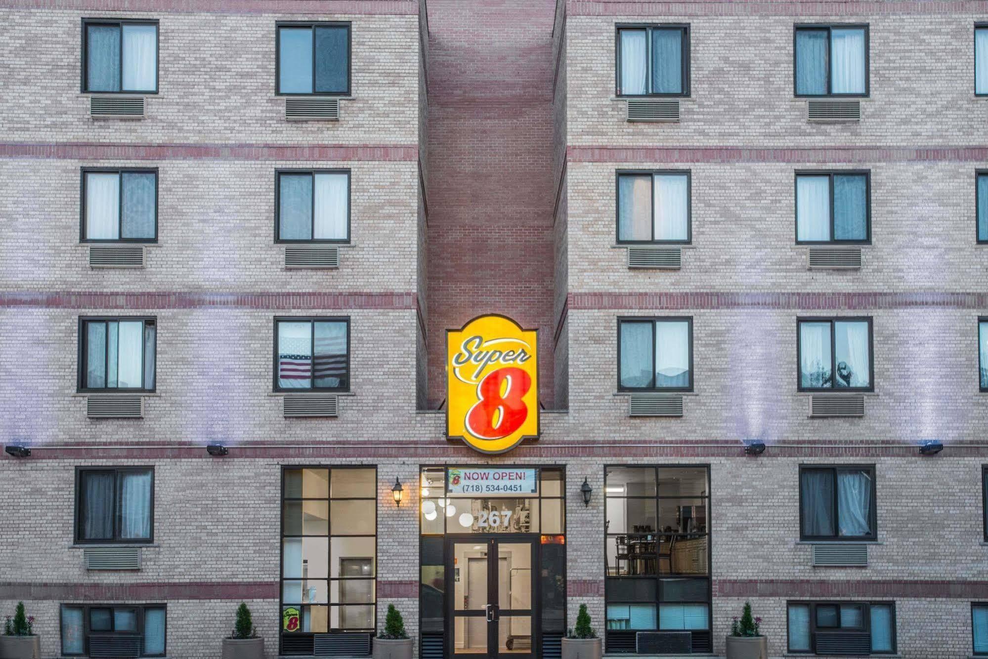 Super 8 By Wyndham Brooklyn Park Slope Hotel - photo 2