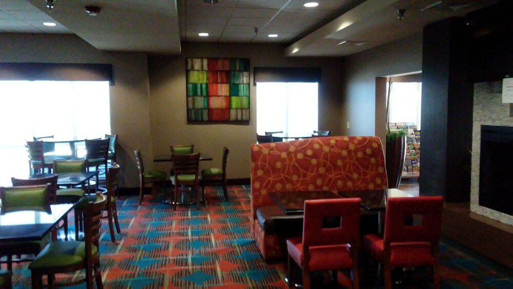 Holiday Inn Express & Suites Junction City by IHG - photo 21