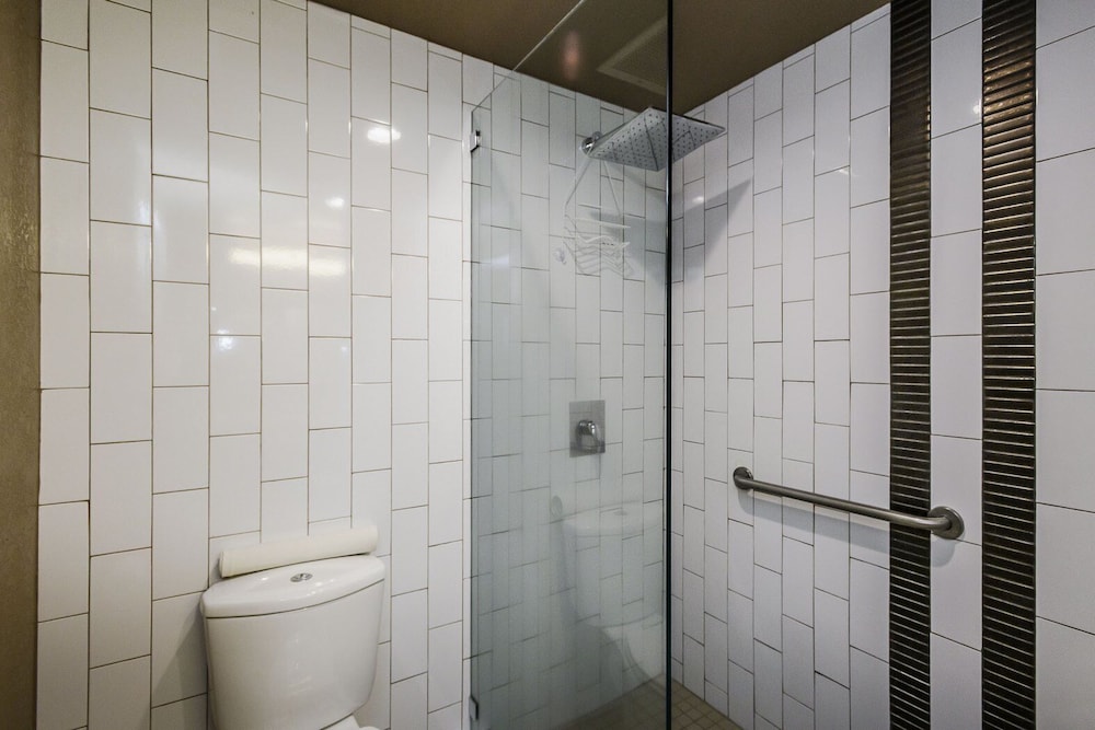 Lions Gate Hotel - photo 39