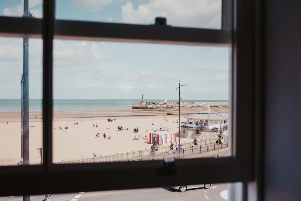 The Sunset Apartment Margate Beach By Goldex Coastal Breaks — 4-Star Luxury Hotel in Margate, United Kingdom