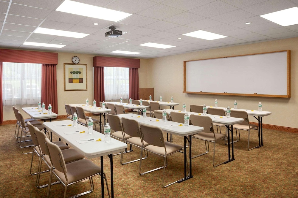 Country Inn & Suites by Radisson Ithaca NY - photo 43