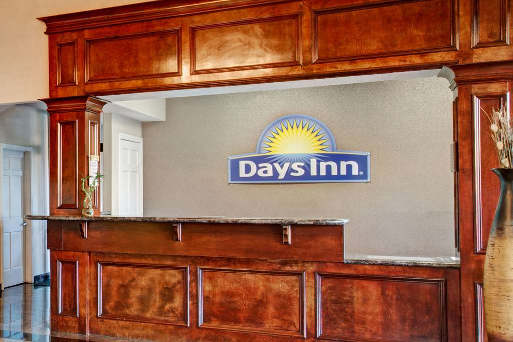 Days Inn & Suites by Wyndham Houston North Spring - photo 2