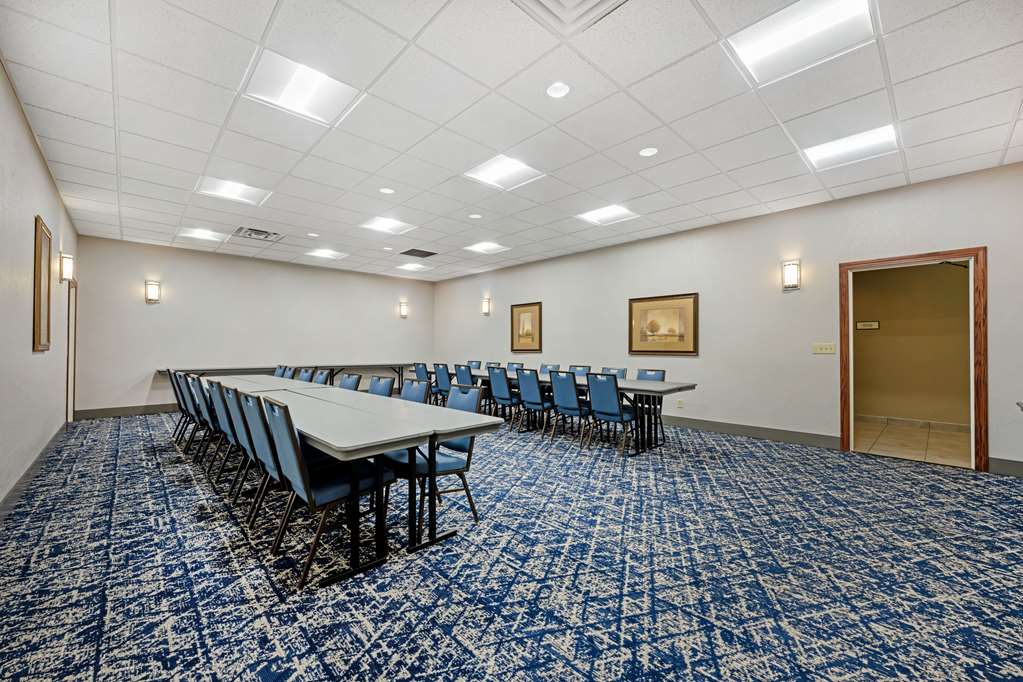 Best Western Plus Mid Nebraska Inn & Suites - photo 8
