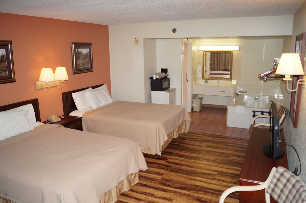 Bear Mount Inn & Suites - photo 13