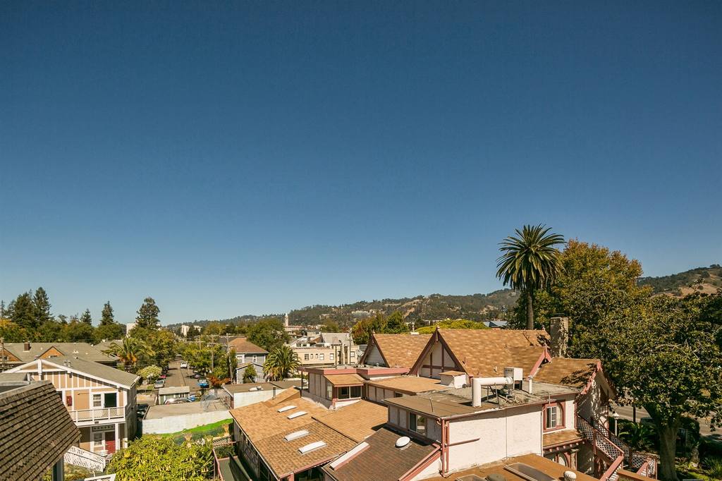 Rose Garden Inn - photo 25