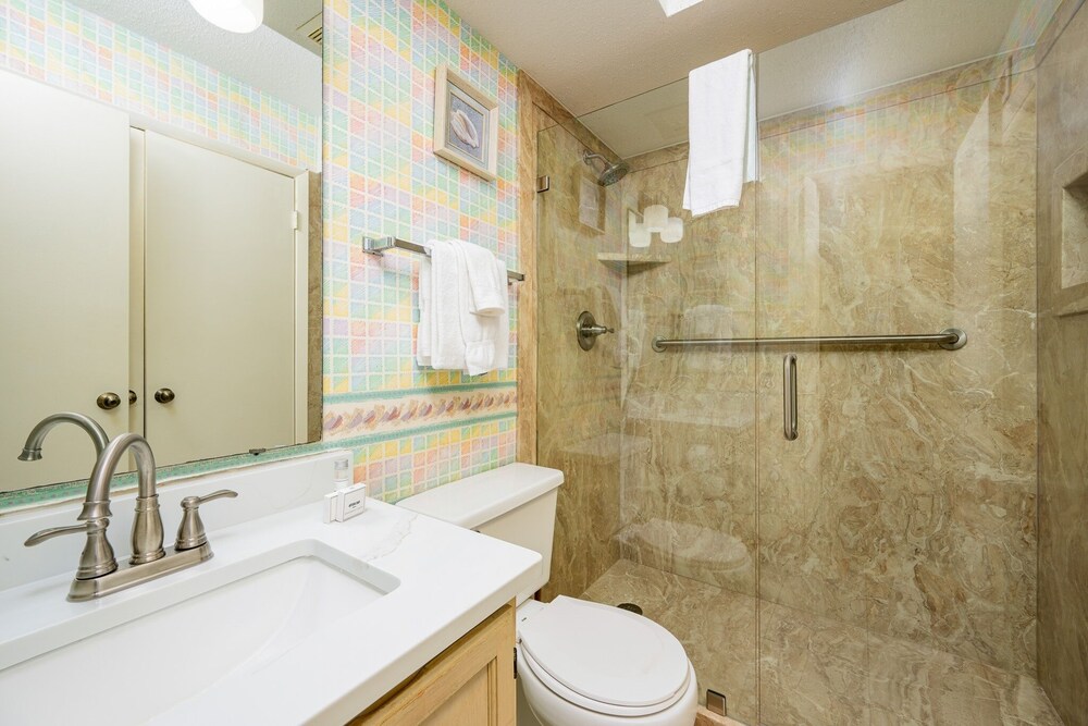 Driftwood Towers 6d 2 Bedroom Condo - photo 12