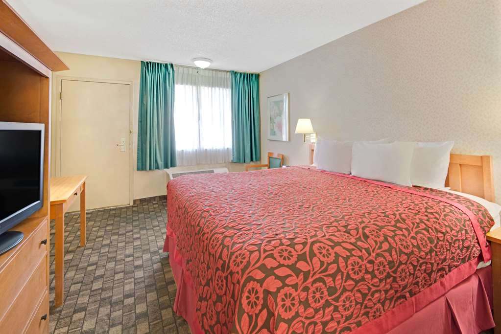 Days Inn by Wyndham Albuquerque City Center - photo 11
