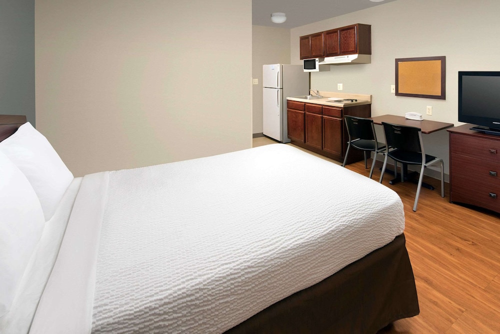 WoodSpring Suites Kansas City Liberty - photo 9