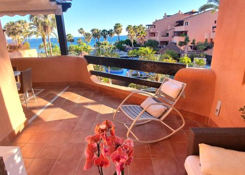 Luxurious Two Bedroom Apartment in Mar Azul Estepona — 4-Star Luxury Hotel in Estepona, Spain