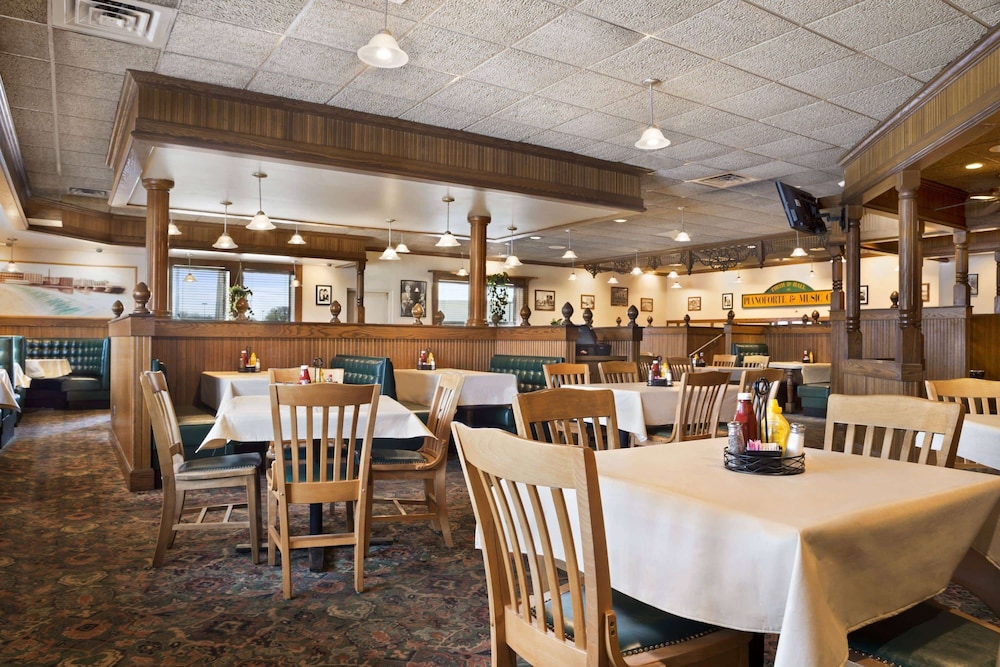 Days Inn by Wyndham Rock Falls - photo 38