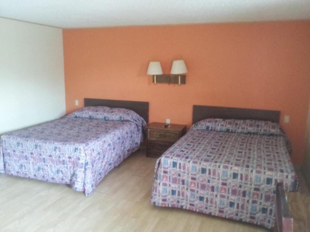 Mustang Motel - photo 9