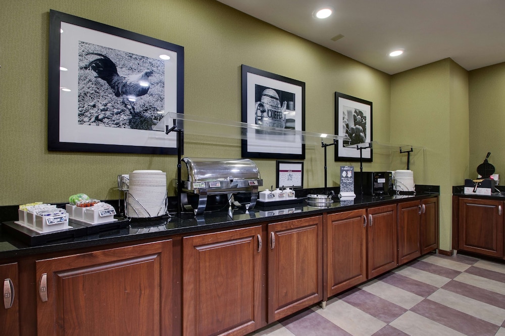 Hampton Inn Warner Robins - photo 37