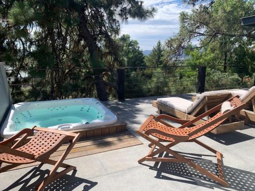 Majestic Residence with views of the lake and woods — 4-Star Luxury Hotel in Valle De Bravo, Mexico