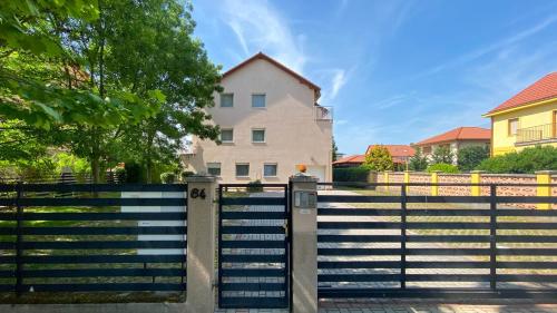 Aranypart Apartman — 4-Star Luxury Hotel in Siofok, Hungary