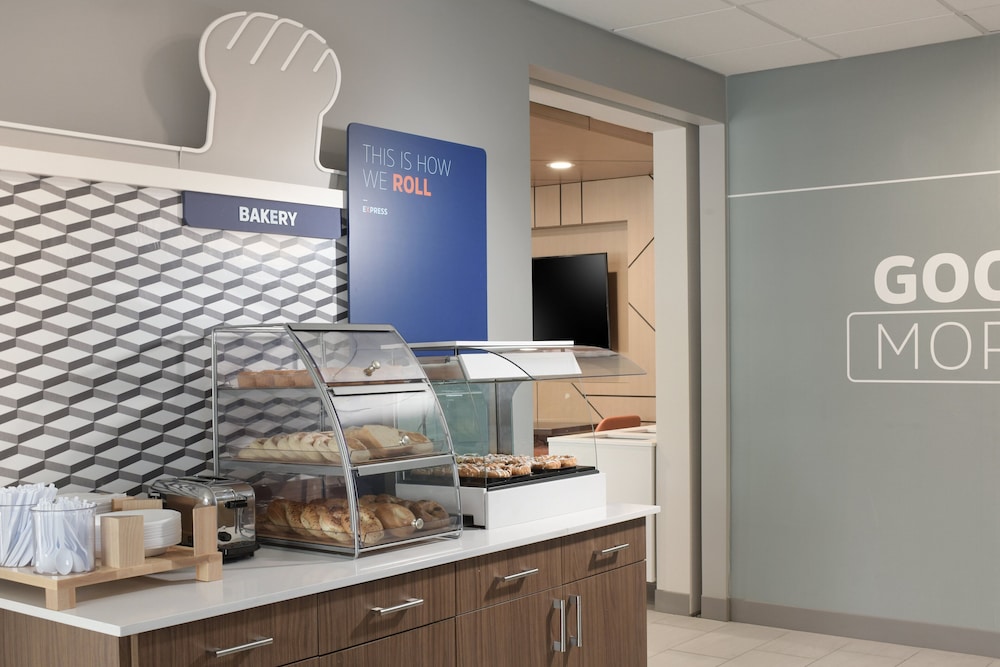 Holiday Inn Express & Suites Williamstown Glassboro by IHG - photo 36