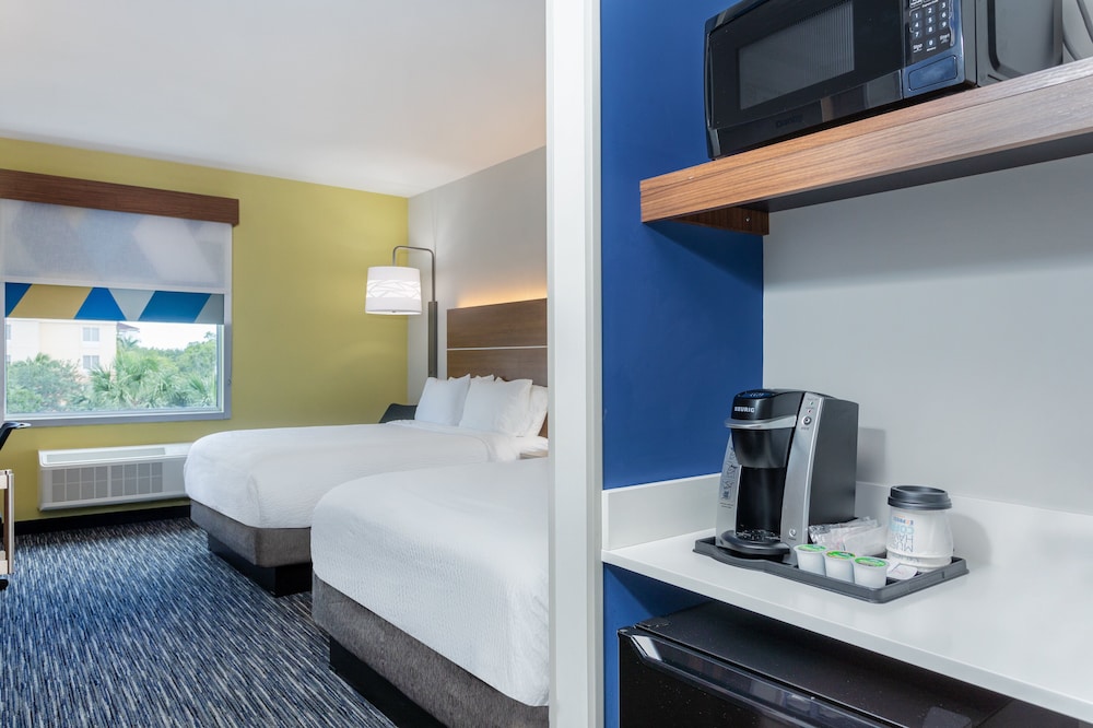 Holiday Inn Express & Suites Miramar - photo 13