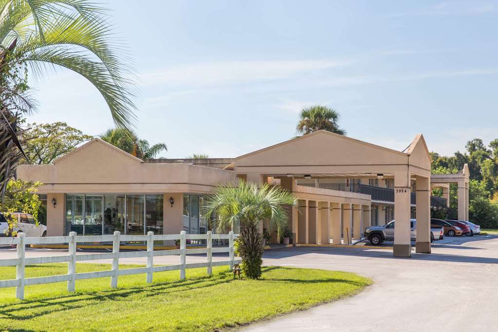 Super 8 by Wyndham Ocala