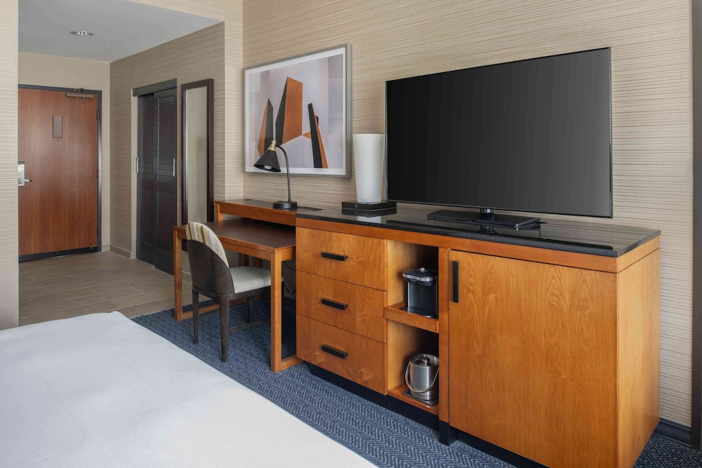 DoubleTree by Hilton San Francisco Airport - photo 11