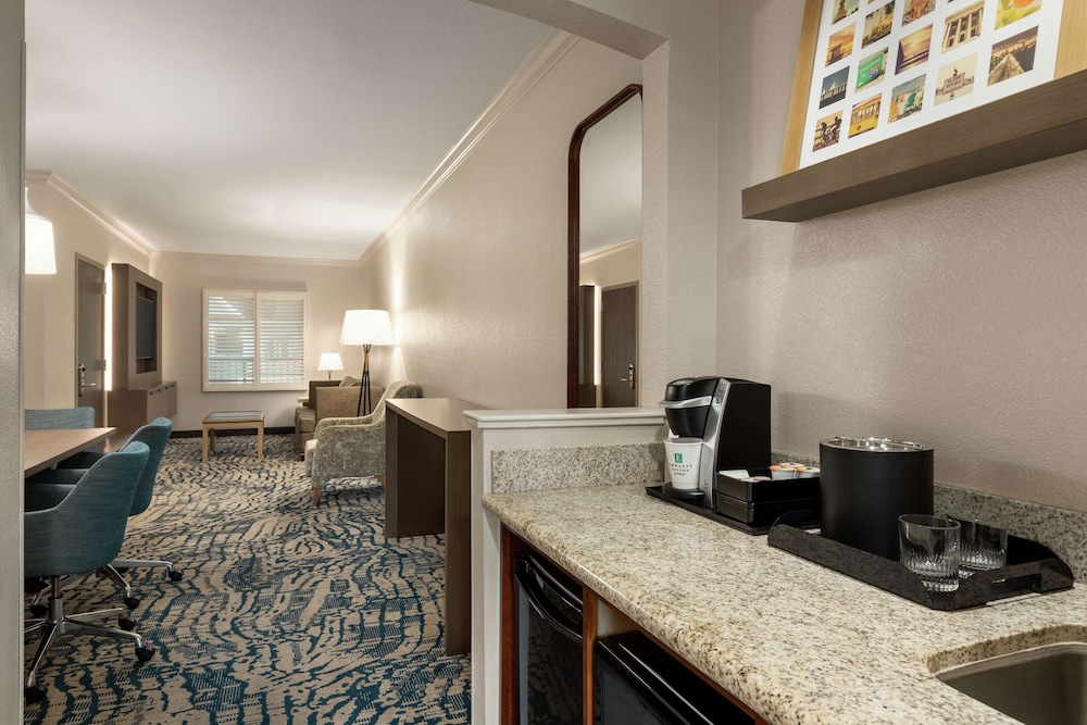 Embassy Suites by Hilton Tampa Downtown Convention Center - photo 29