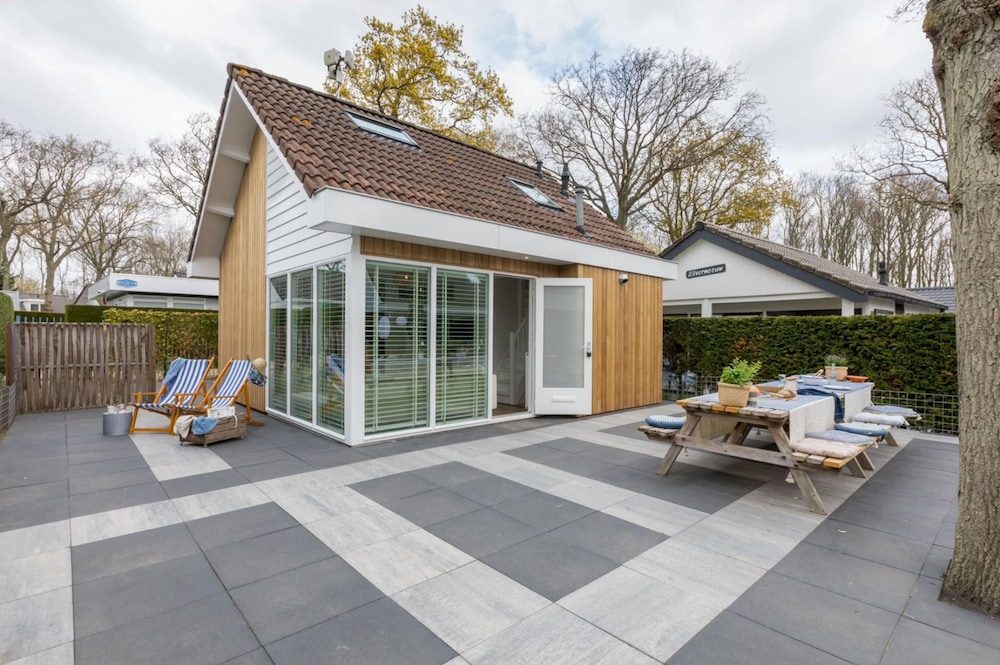 Holiday home close to the center near dunes — 4-Star Luxury Hotel in Zoutelande, Netherlands