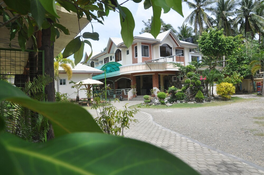 Hiland Beach Resort — hotel near Tugdan Airport
