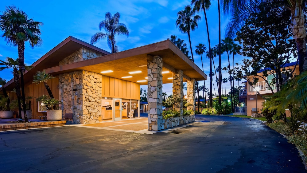 Best Western Pine Tree Motel — hotel in Chino