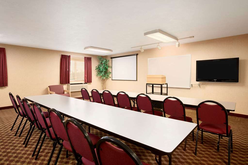 Super 8 by Wyndham Bellingham Airport Ferndale - photo 15