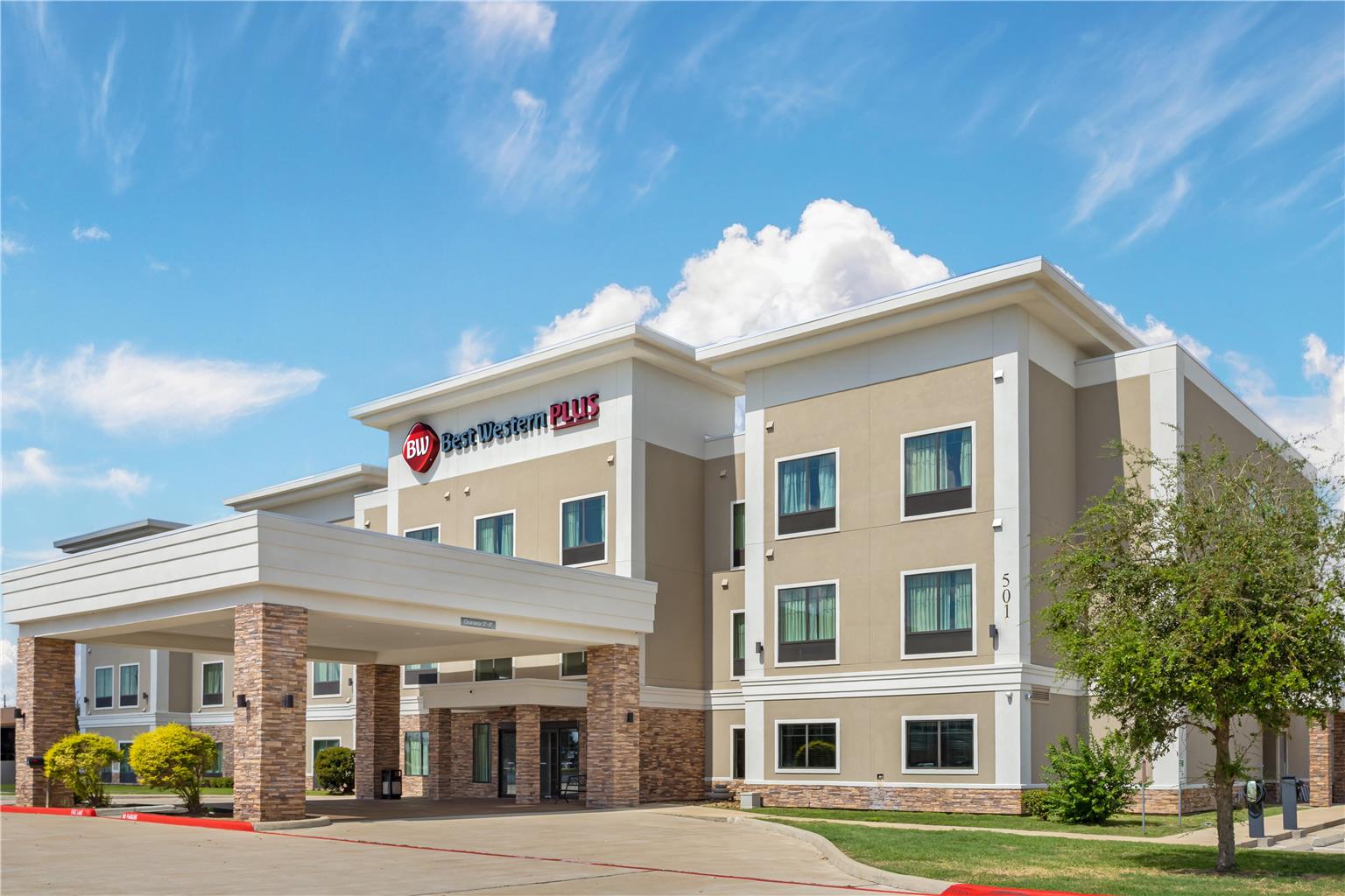Best Western Plus Bay City Inn & Suites in Bay, United States