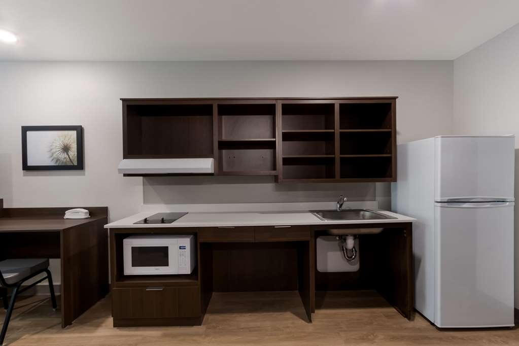 Woodspring Suites Chandler Airport - photo 10